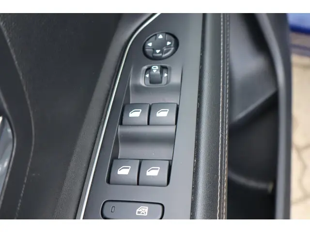 Peugeot 3008 1.2 PureTech Crossway 2020 Benzine 21