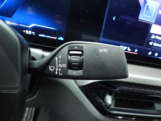 BMW 3 Serie Sedan 318i 2025 Benzine 25