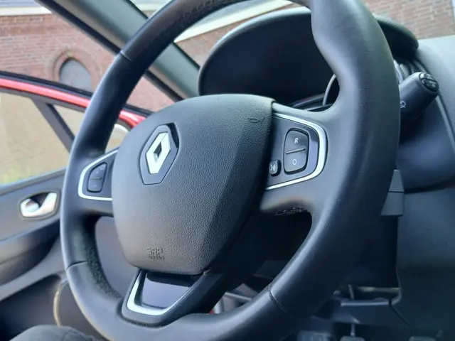 Renault Clio Estate 0.9 TCe Limited 2018 Benzine 21