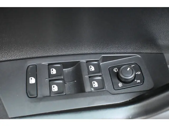 Volkswagen Polo 1.0 TSI Life 2023 Benzine 36