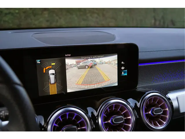 Mercedes-Benz EQB EQB 300 4MATIC 2022 Elektrisch 63