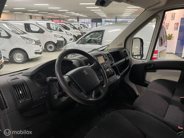 Peugeot Boxer Bestel 330 2.2 HDI L2H1 XT 2015 Diesel 5