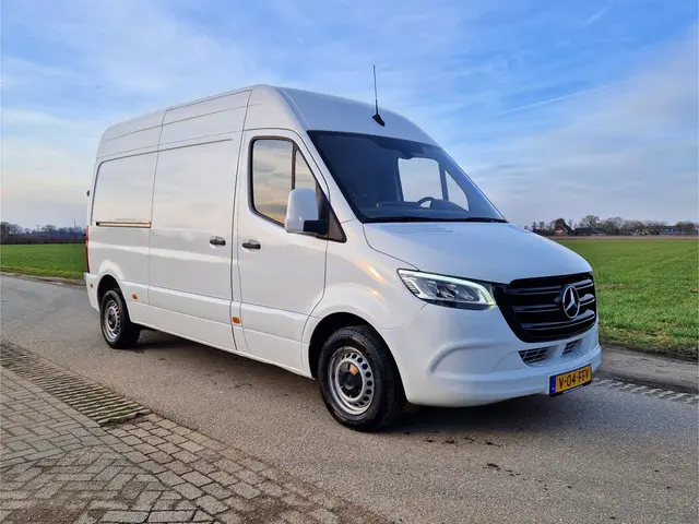 Mercedes-Benz Sprinter 211 1.9 CDI L2 H2 2022 Diesel 8