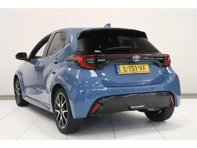 Toyota Yaris 1.5 Hybrid Executive 2021 Hybride Benzine 6