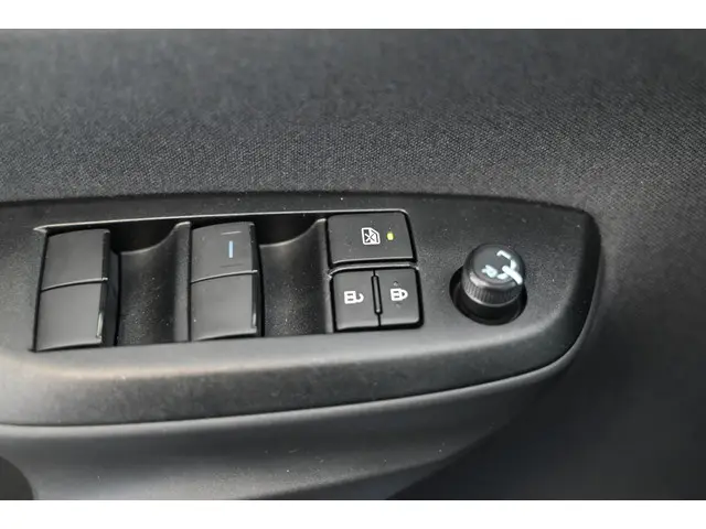 Mazda 2 Hybrid 1.5 Centre-line 2025 Hybride Benzine 13