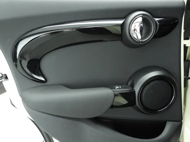 MINI 5-Deurs One 2021 Benzine 19