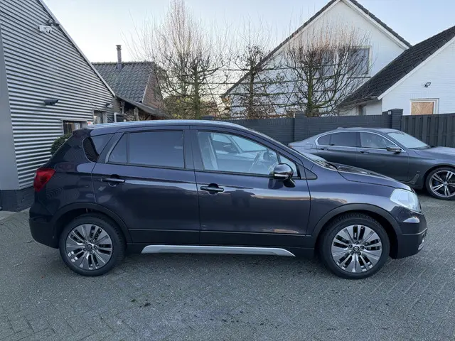 Suzuki S-Cross SX4 1.6 Exclusive 2015 Benzine 4