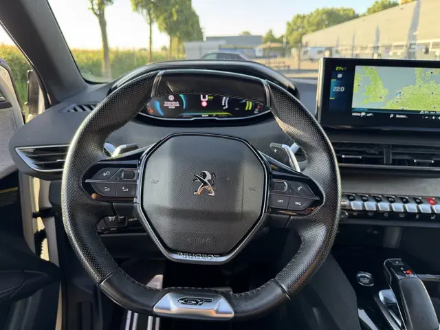 Peugeot 3008 1.6 HYbrid GT P.Bns 2021 Hybride Benzine 17