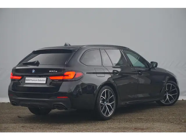 BMW 5 Serie Touring 530e 2024 Hybride Benzine 2