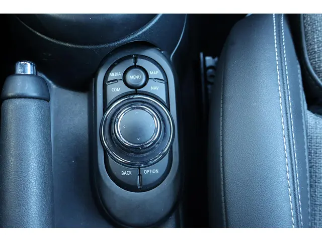 MINI Cooper Mini 1.5 Camden Edition 2023 Benzine 17