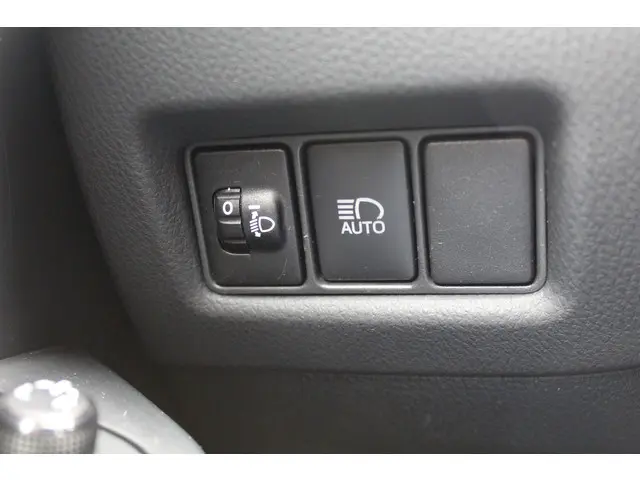 Toyota C-HR 1.8 Hybrid Active 2018 Hybride Benzine 24