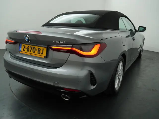 BMW 4 Serie Cabrio 420i High Executive 2023 Benzine 28