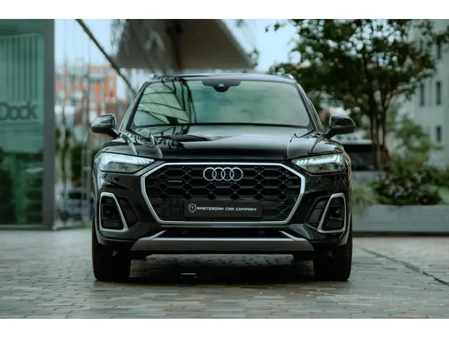 Audi Q5 50 TFSI e S edition 2021 Hybride Benzine 2