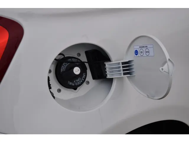 Fiat 500 1.0 Hybrid Dolcevita Finale 2024 Benzine 6