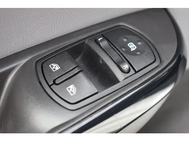 Opel Corsa 1.4 Automaat Online Edition 2019 Benzine 33