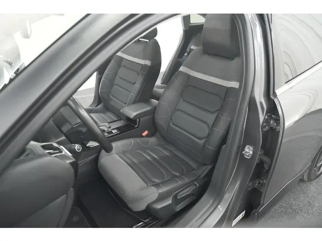 Citroën ë-C4 Shine 50 kWh 2022 Elektrisch 31