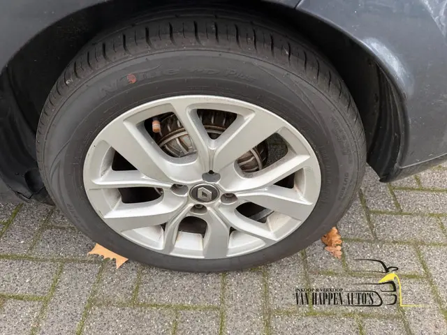 Renault Clio Estate 0.9 TCe Limited 2018 Benzine 14