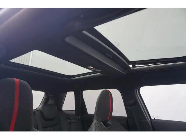 MINI 5-Deurs Cooper 2024 Benzine 8