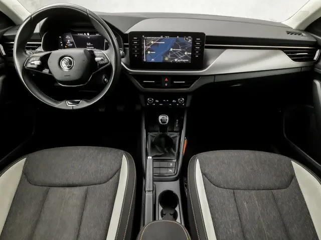 Škoda Scala 1.0 TSI Sport Deluxe 2021 Benzine 6