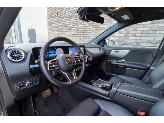 Mercedes-Benz GLA 250 e Style 2022 Hybride Benzine 6