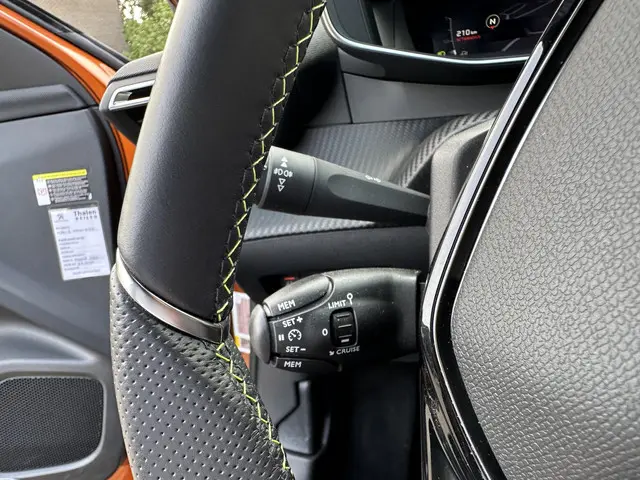 Peugeot 2008 1.2 Turbo 130 PK GT 2022 Benzine 17