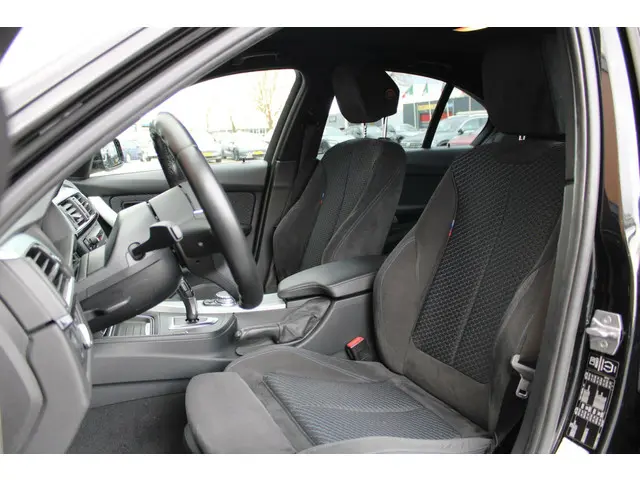 BMW 3 Serie 316i M-Sport | Xenon | Navi prof. 2015 Benzine 17