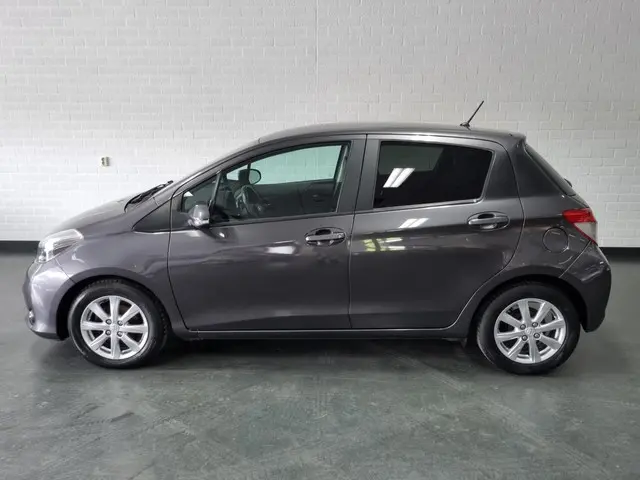 Toyota Yaris 1.3 VVT-i Style / Trekhaak / Airco 2013 Benzine 4