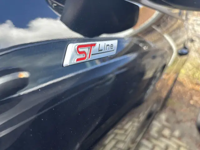 Ford Kuga 2.5 FHEV ST-Line 2025 Hybride Benzine 32