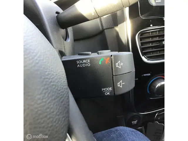 Renault Clio Estate 0.9 TCe Limited 2019 Benzine 20