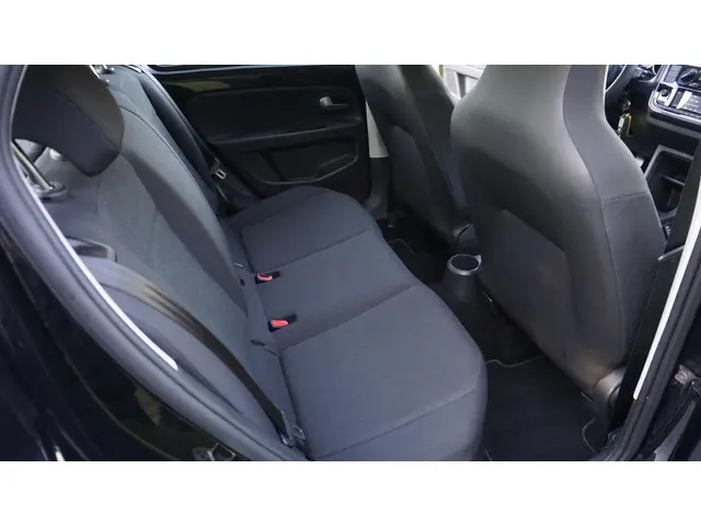 Volkswagen up! 1.0 BMT move up! 2019 Benzine 21