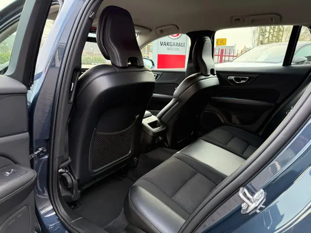 Volvo V60 2.0 T4 Inscription RIJKLAARPRIJS! 2020 Benzine 9