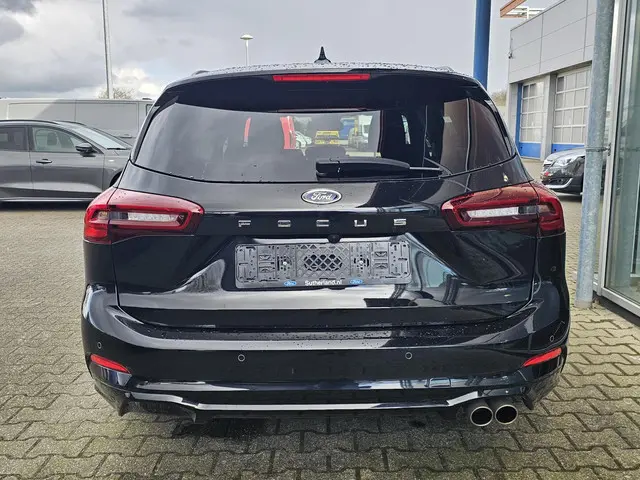 Ford Focus 1.0 EcoBoost Hybrid ST Line 2024 Benzine 4