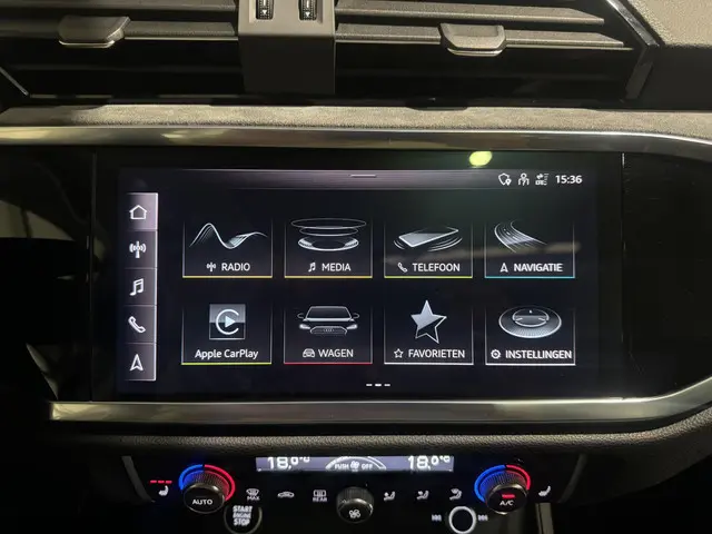 Audi Q3 45 TFSI e S edition 2021 Hybride Benzine 12