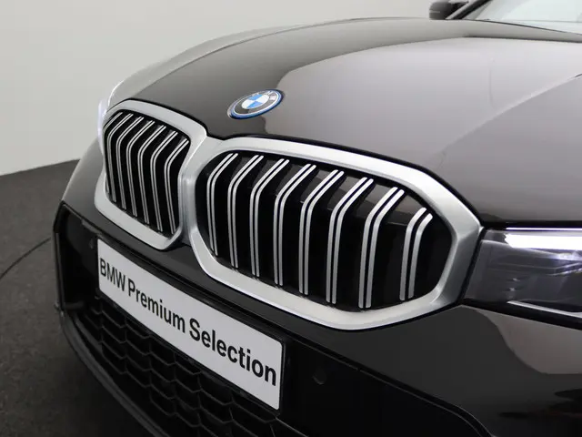 BMW 3 Serie Touring 320e 2023 Hybride Benzine 8