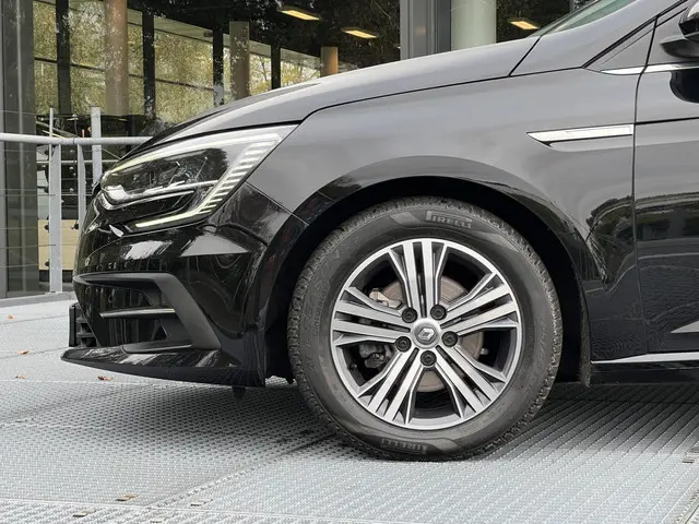 Renault Mégane 1.3 TCe 140 EDC Intens 2022 Benzine 26