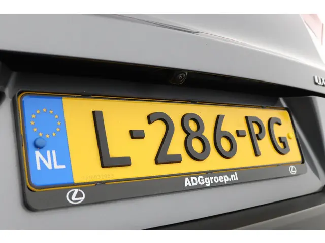 Lexus UX 250h Preference Line 2021 Hybride Benzine 37