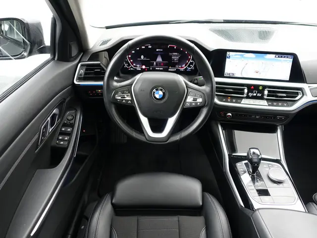 BMW 3 Serie 330e M Sport Aut- 2020 Hybride Benzine 6