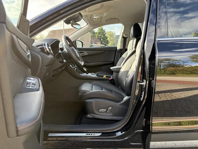 MG EHS 1.5 TGDI Luxury 2023 Hybride Benzine 13