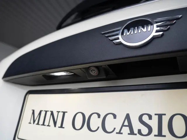MINI 5-Deurs One 2019 Benzine 14