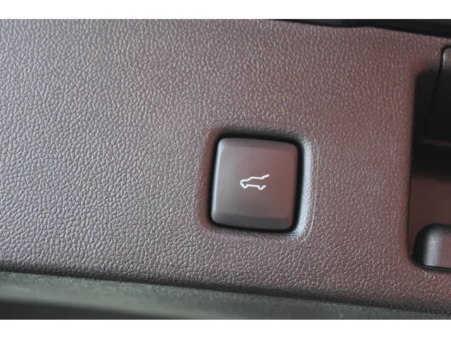 Ford Kuga 2.5 PHEV ST-Line X 2025 Hybride Benzine 32