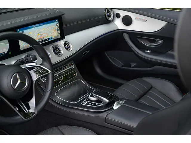 Mercedes-Benz E-Klasse Cabrio 200e 4MATIC 2021 Benzine 22