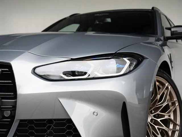 BMW M3 Touring xDrive Competition 2024 Benzine 13