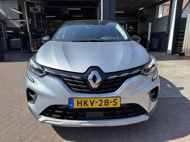 Renault Captur 1.3 TCe 140pk EDC Techno 2024 Benzine 2