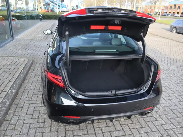 Alfa Romeo Giulia 2.0T Super 2018 Benzine 26