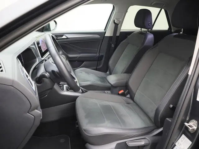 Volkswagen T-Roc 1.5TSI/150PK Style DSG 2022 Benzine 17