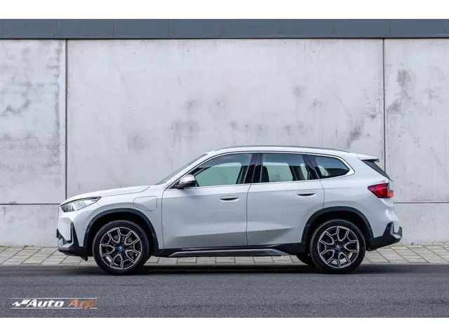 BMW X1 xDrive30e 2024 Hybride Benzine 7