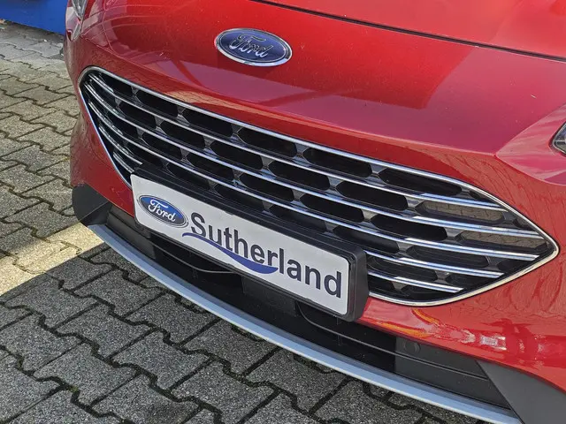 Ford Kuga 2.5 PHEV Titanium 2023 Hybride Benzine 31