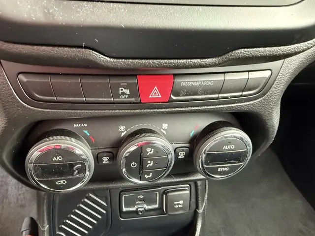 Jeep Renegade 1.4 MultiAir Longitude 2016 Benzine 18