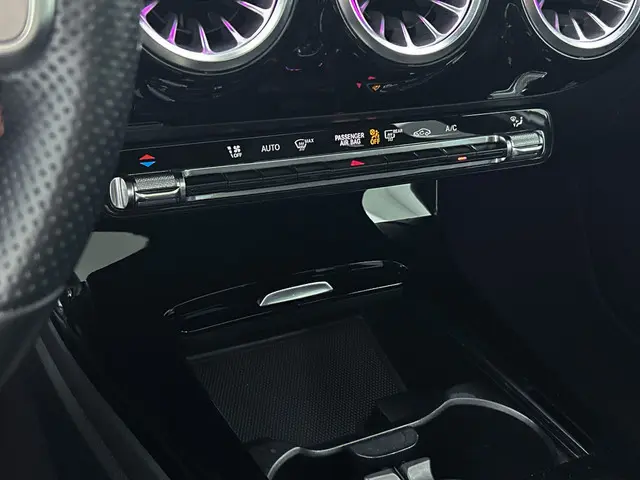 Mercedes-Benz A-Klasse 180 Premium Plus 2021 Benzine 11