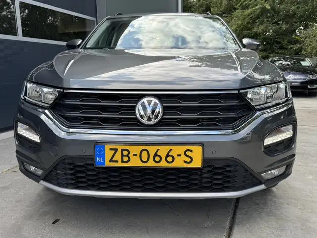 Volkswagen T-Roc 1.5 TSI 150pk H6 Style 2019 Benzine 4